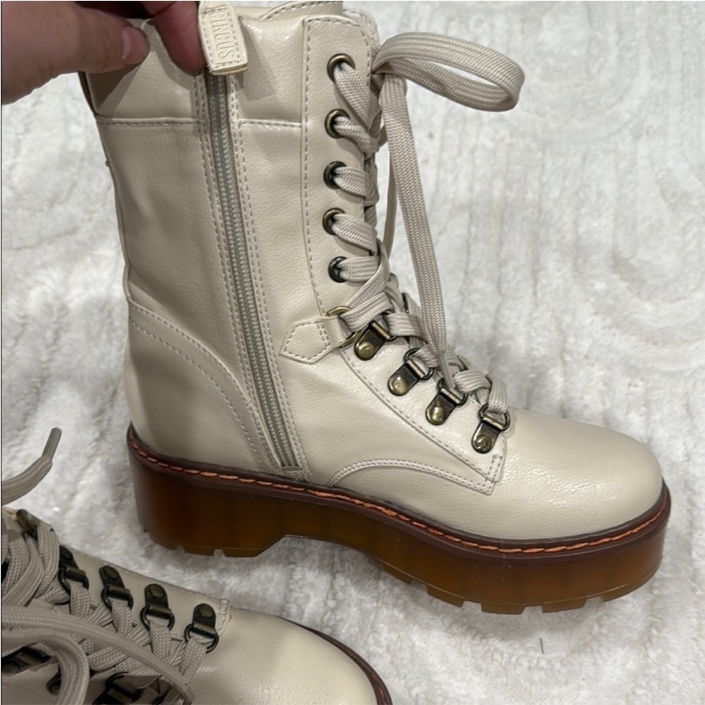 Circus by Sam Edelman Cream Combat Boots - Picture 4 of 4
